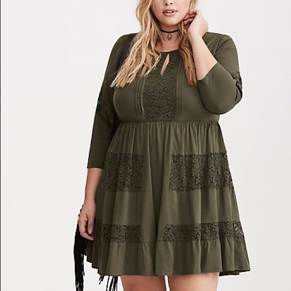 torrid Dresses & Skirts - NWT Torrid Green Dress with Lace Accents